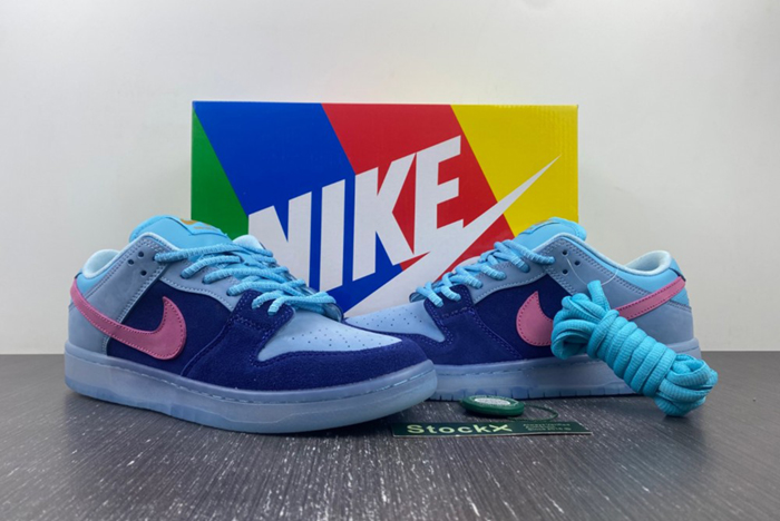 Run The Jewels x Nike SB Dunk Low  DO9404-400