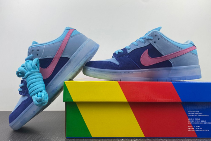 Run The Jewels x Nike SB Dunk Low  DO9404-400
