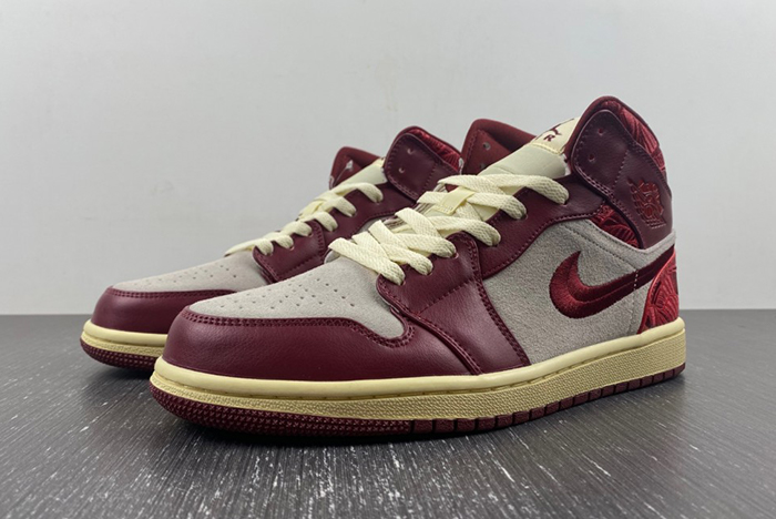 Air Jordan 1 Mid SE WMNS 