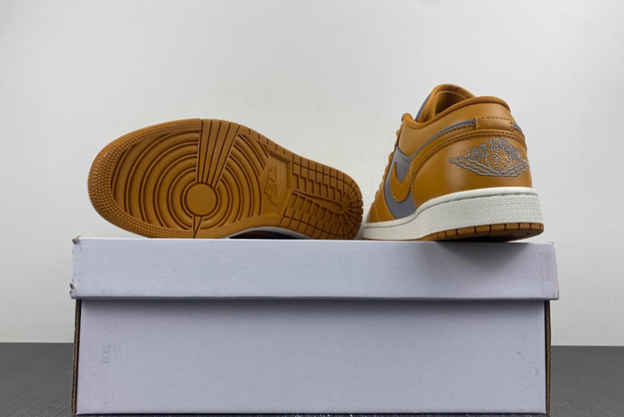 Air Jordan 1 Low  DC0774-0202