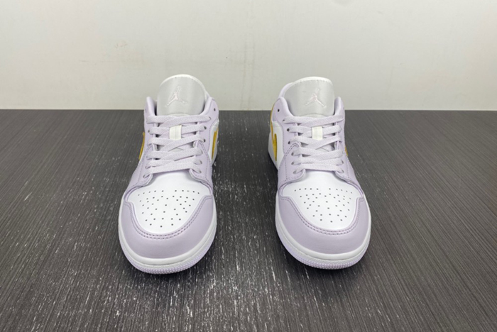 Air Jordan 1 WMNS “Barely Grape”  DC0774-501