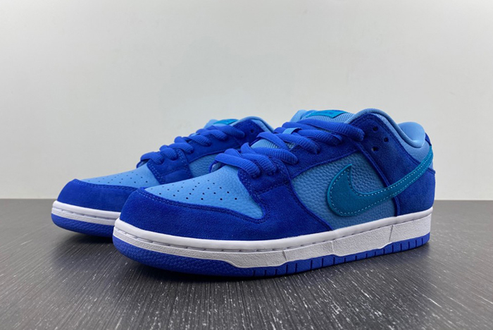 Nike SB Dunk Low Blue Raspberry DM0807-400
