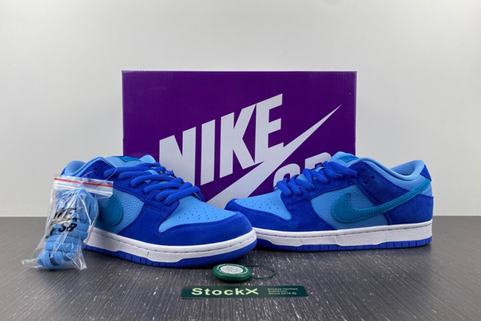 Nike SB Dunk Low Blue Raspberry DM0807-400
