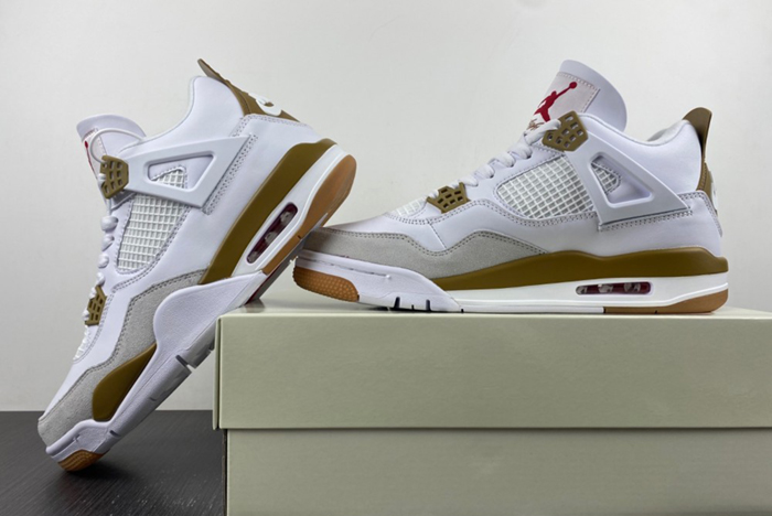 Nike SB x Air Jordan 4  DR5415-120