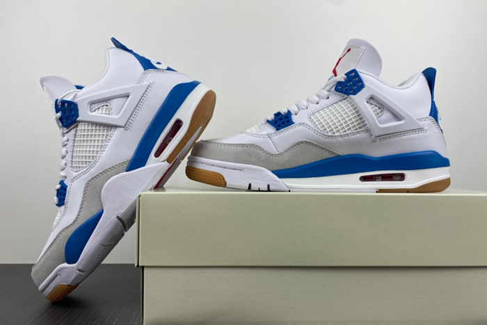 Nike SB x Air Jordan 4  "Sapphire"  DR5415-104