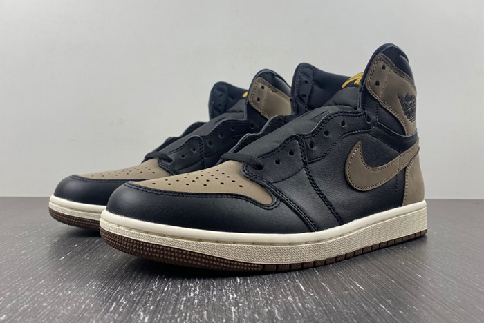 Air Jordan 1 High OG “Palomino” Travis Scott  DZ5485-020