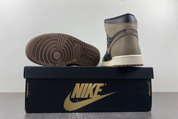 Air Jordan 1 High OG “Palomino” Travis Scott  DZ5485-020