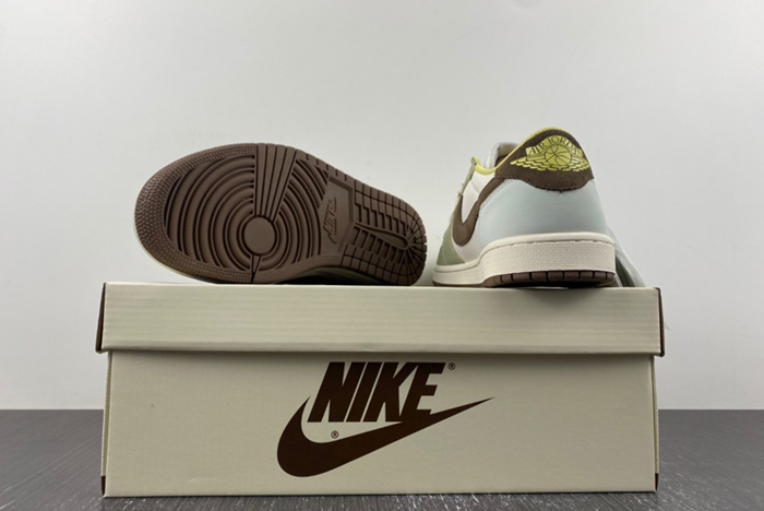 Travis Scott x Air Jordan 1 Low  DM7866-603