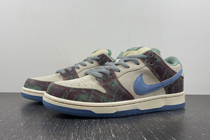 Crenshaw Skate Club x Nike SB Dunk Low CSC  FN4193-100