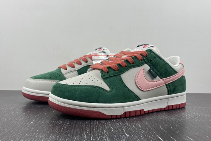 Nike Dunk Low SE All Petals United Fir Green  FN8923-061