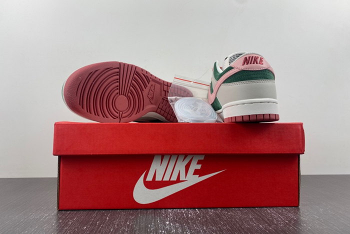 Nike Dunk Low SE All Petals United Fir Green  FN8923-061