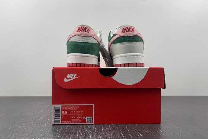Nike Dunk Low SE All Petals United Fir Green  FN8923-061