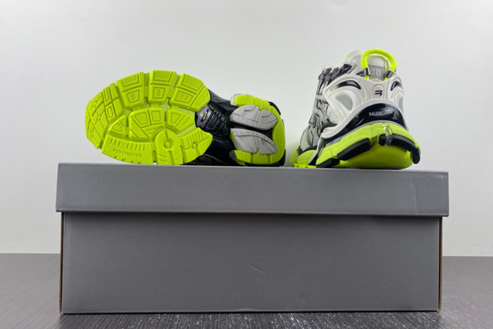 Ba*len*cia*ga runner sneaker 