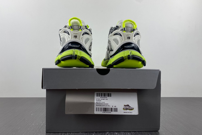 Ba*len*cia*ga runner sneaker 