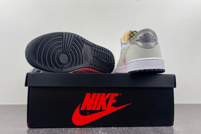 Jordan 1 Retro Low White Ghost Green Black  DM7837-103