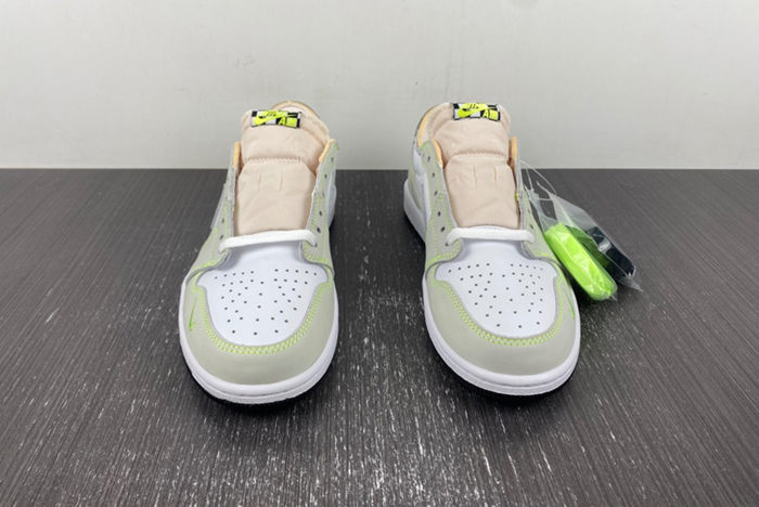 Jordan 1 Retro Low White Ghost Green Black  DM7837-103