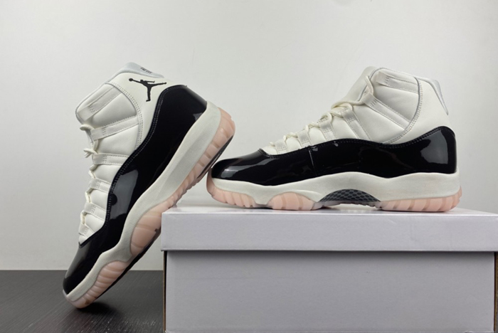 Air Jordan 11 WMNS “Neapolitan”  AR0715-101