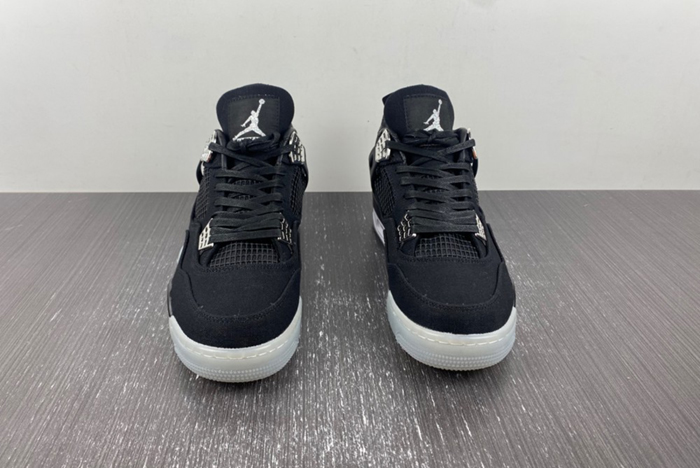 Jordan 4 Retro  136863