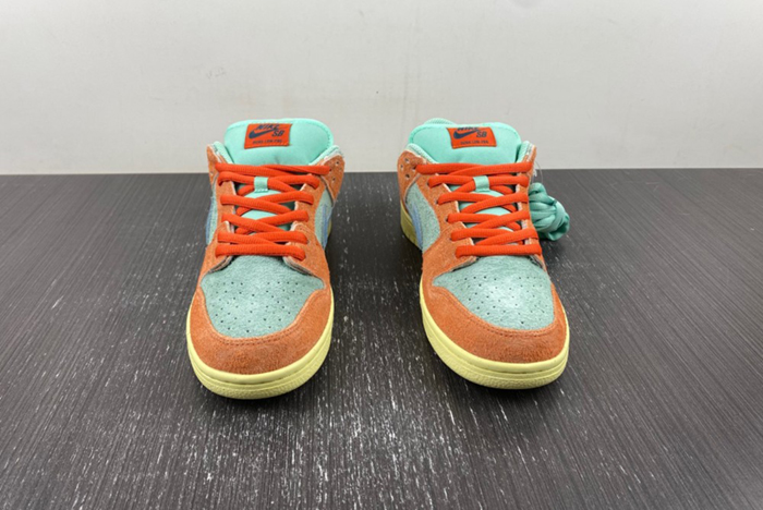 Nike SB Dunk Low “Noise Aqua” DV5429-800