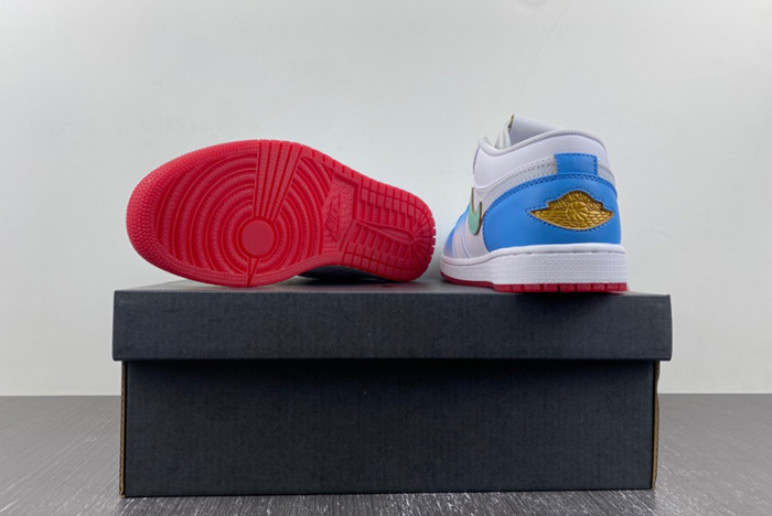 Air Jordan 1 Low SE GS Gets A Chicago-Tinted  FN8895-141