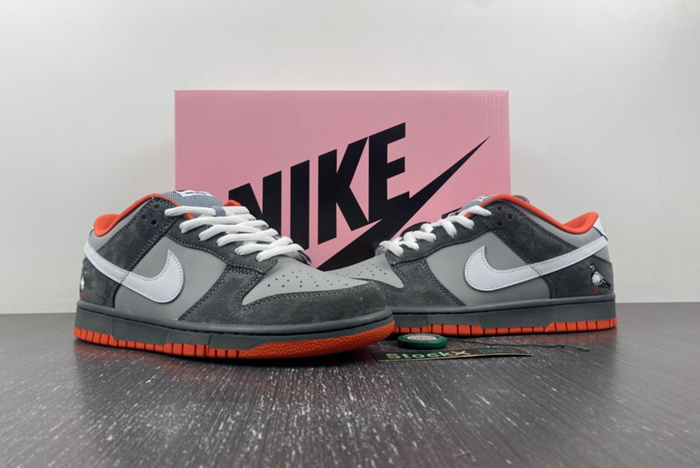 Nike SB Dunk Low Staple NYC Pigeon  304292-011