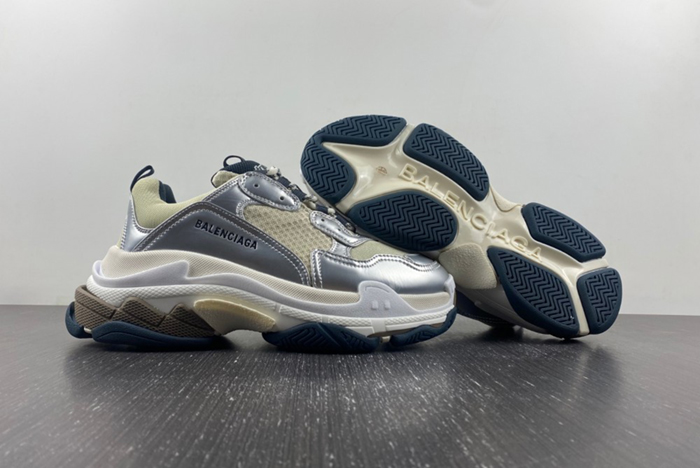 Ba*len*cia*ga triple s  524039 w2fs2 8106