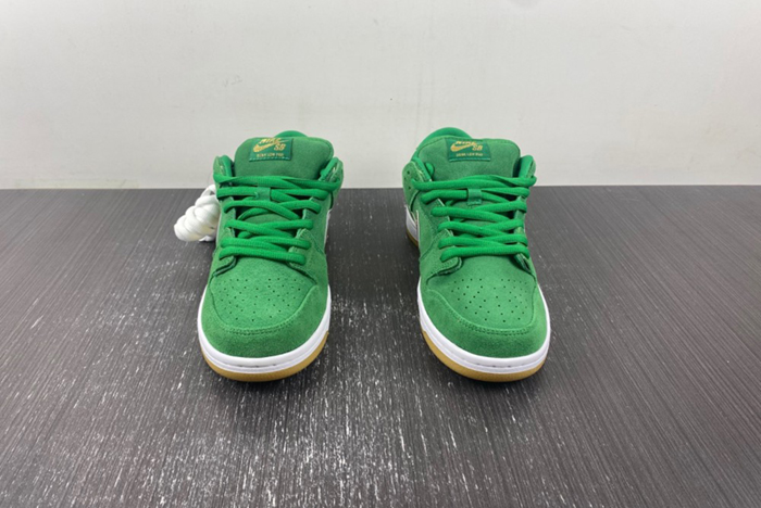 Nike SB Dunk Low "St. Patrick