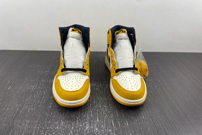 Air Jordan 1 High OG “Yellow Ochre”   DZ5485-701