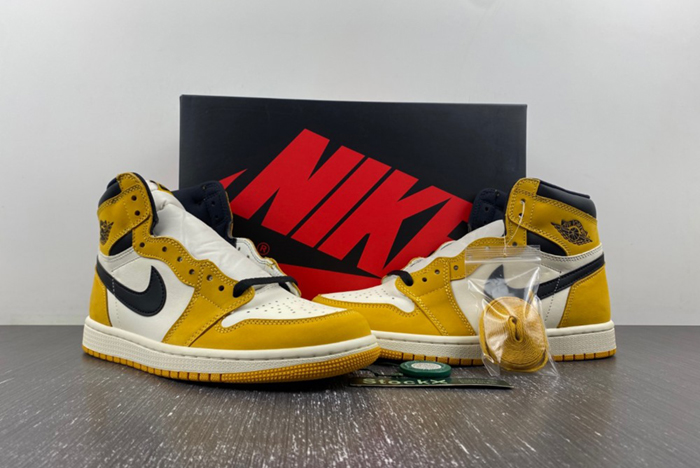 Air Jordan 1 High OG “Yellow Ochre”   DZ5485-701
