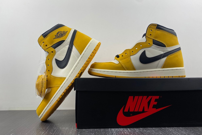 Air Jordan 1 High OG “Yellow Ochre”   DZ5485-701
