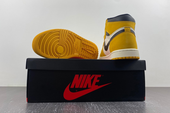 Air Jordan 1 High OG “Yellow Ochre”   DZ5485-701