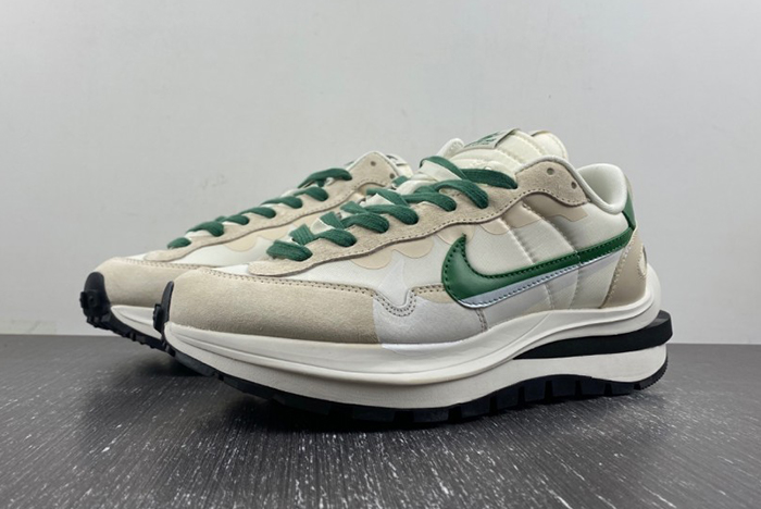 Sacai x VaporWaffle “Tour Yellow ” 3.0   DD1875-102