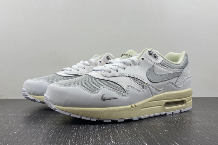 Patta x Nike Air Max 1 “White”  DQ0299-100
