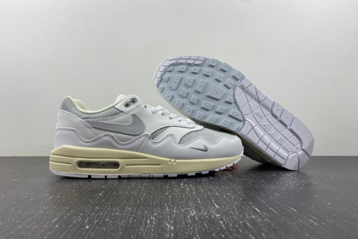Patta x Nike Air Max 1 “White”  DQ0299-100