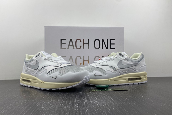 Patta x Nike Air Max 1 “White”  DQ0299-100