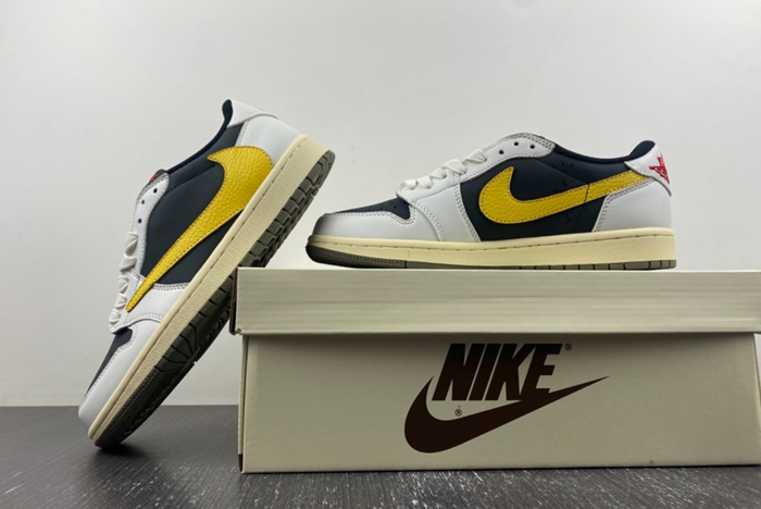 Travis Scott x Air Jordan 1 Low  DM7866-982