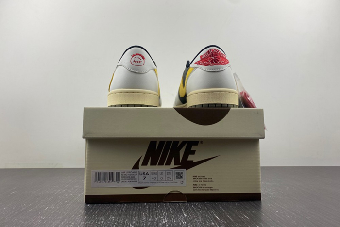 Travis Scott x Air Jordan 1 Low  DM7866-982