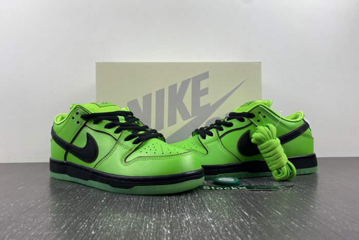 The Powerpuff Girls x Nike SB Dunk Low