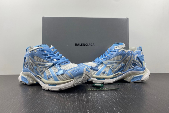 Ba*len*cia*ga runner sneaker   677403 w3rb2 9744