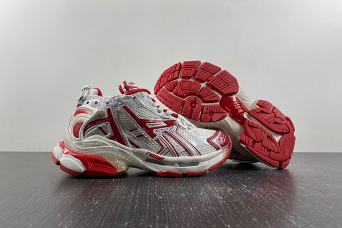 Ba*len*cia*ga runner sneaker  677402-w3rb2-9060