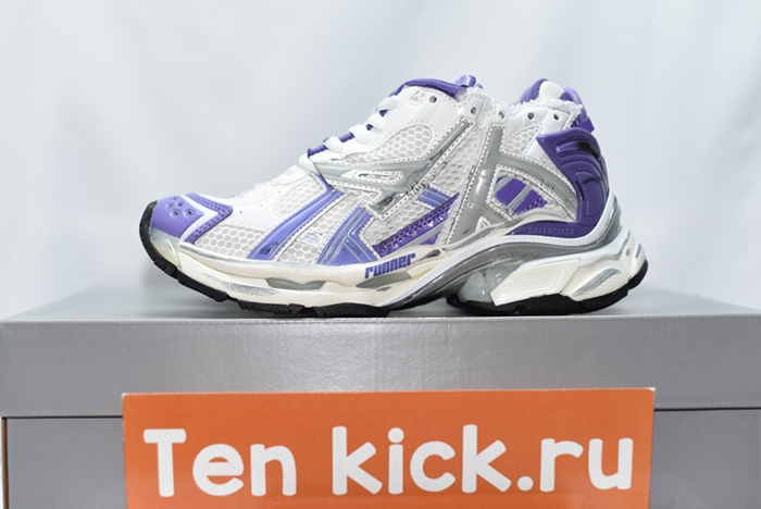 Ba*len*cia*ga runner sneaker   677402-w3rb3-5901