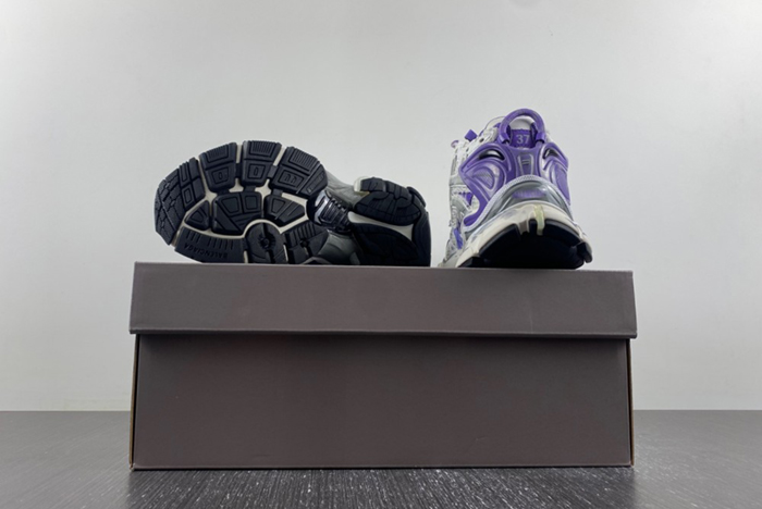 Ba*len*cia*ga runner sneaker   677402-w3rb3-5901