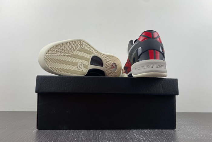 Nike Kobe 8 System "Milk Snake" 555035-601