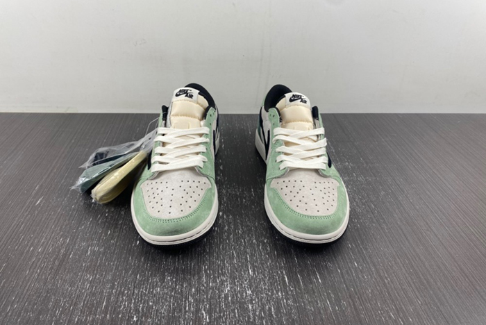Travis Scott x Air Jordan 1 Low  DM7866-813