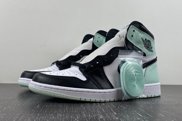 AIR JORDAN 1 RETRO HIGH OG NRG  861428 100