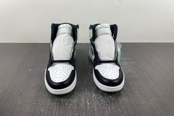 AIR JORDAN 1 RETRO HIGH OG NRG  861428 100
