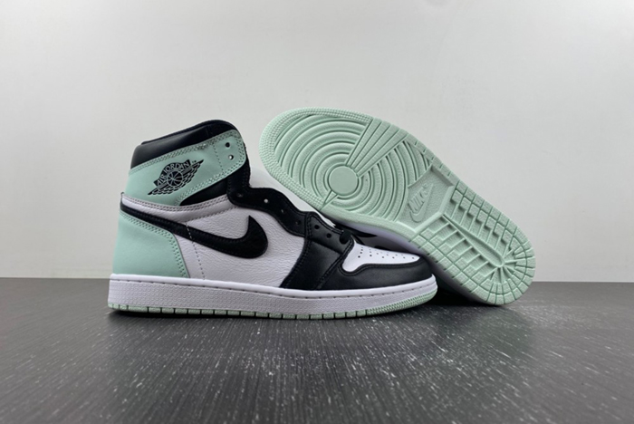 AIR JORDAN 1 RETRO HIGH OG NRG  861428 100