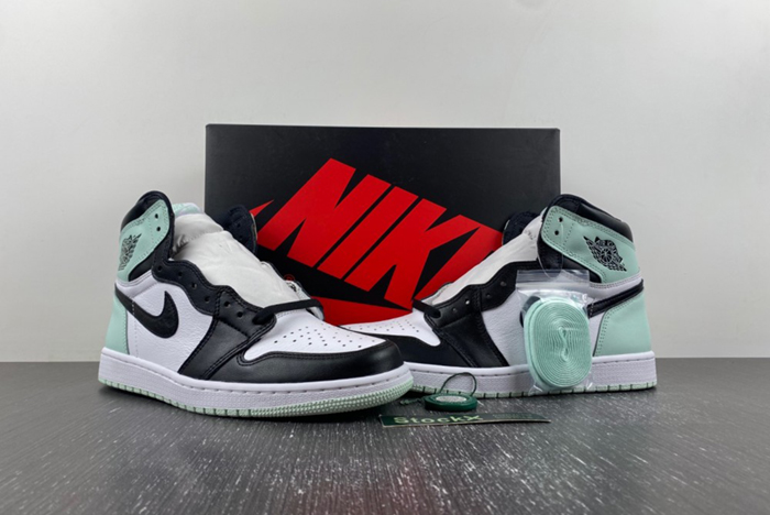 AIR JORDAN 1 RETRO HIGH OG NRG  861428 100