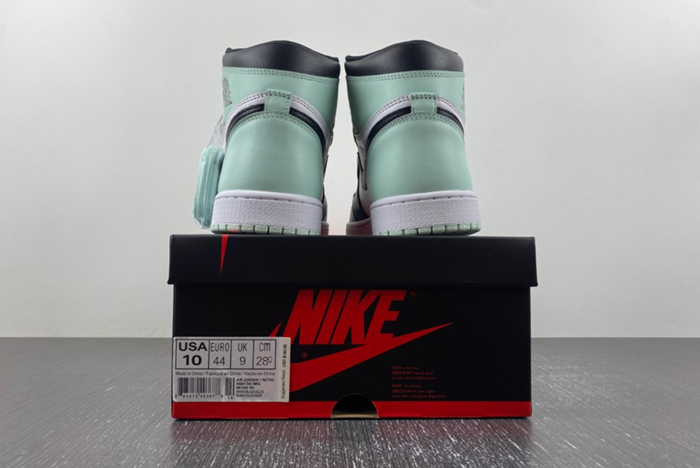 AIR JORDAN 1 RETRO HIGH OG NRG  861428 100