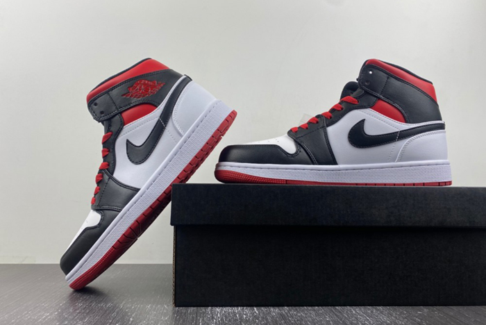 Jordan 1 Mid Gym Red Black Toe  DQ8426-106